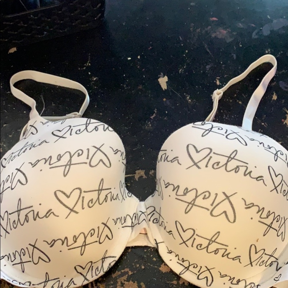 Victoria secrets t-shirt bra
